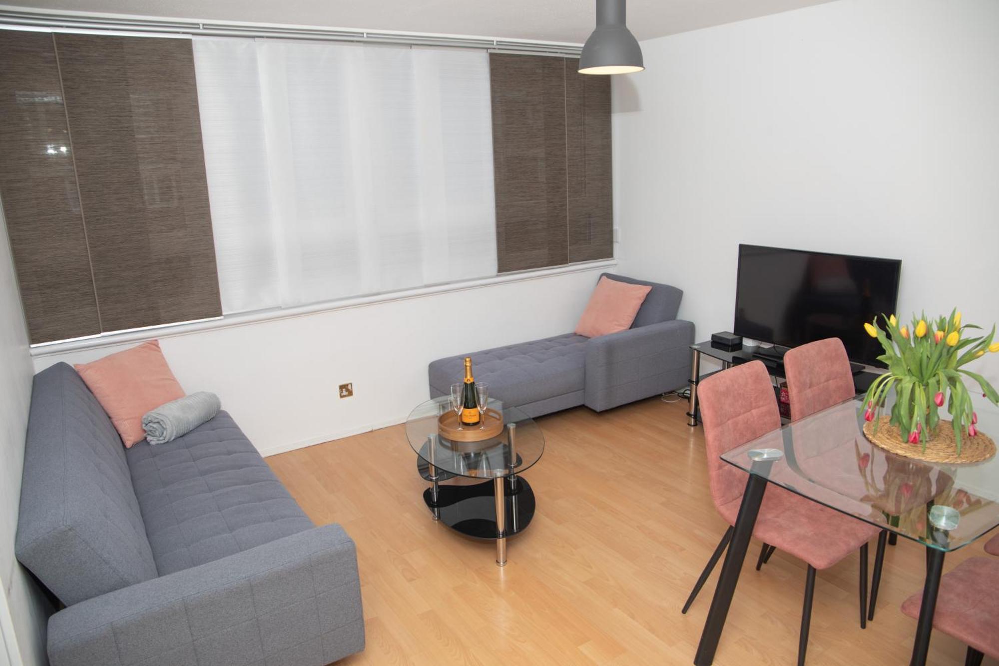 Bright And Spacious One Bedroom Apparment, Free Parking London Bagian luar foto