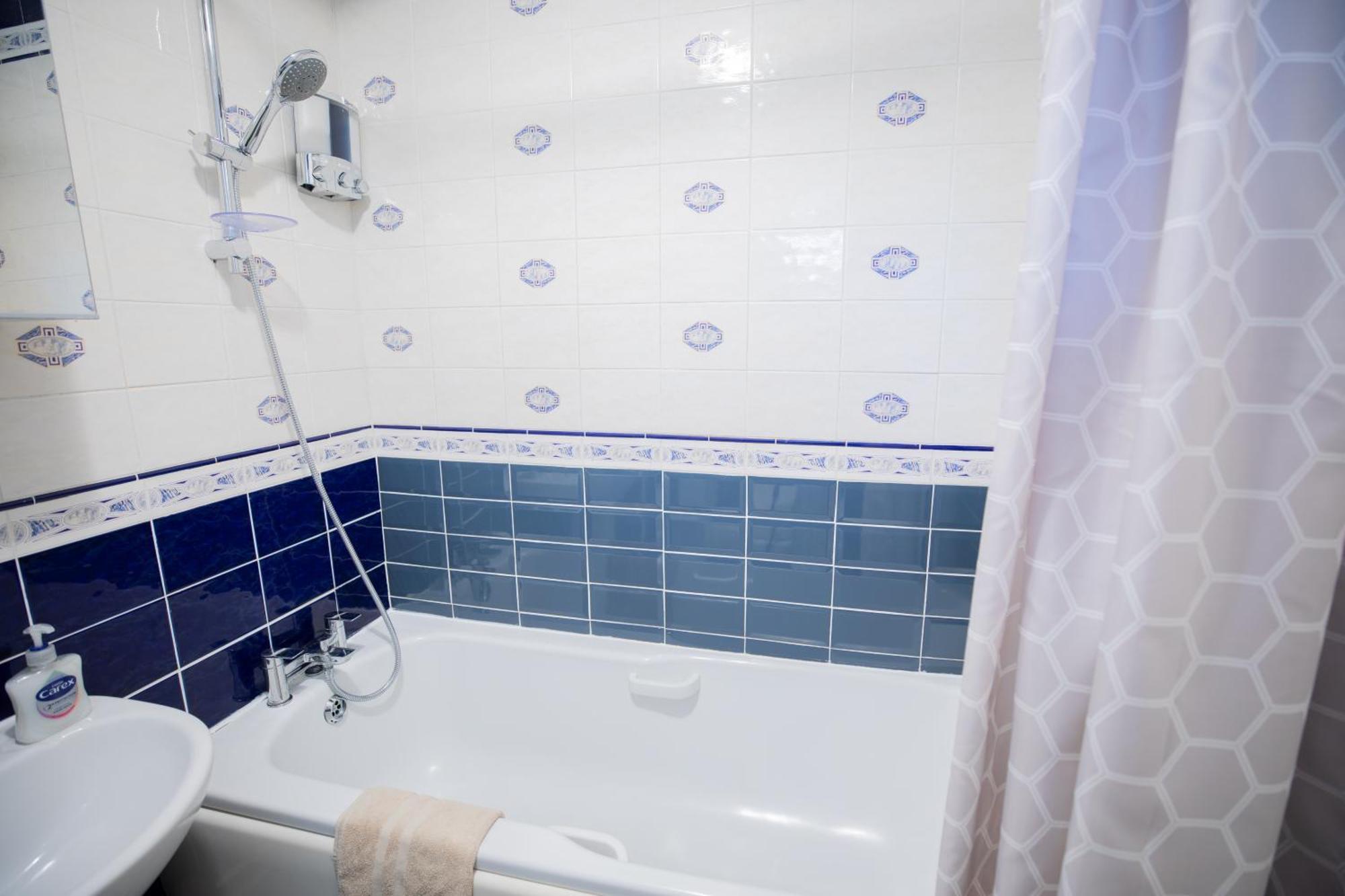 Bright And Spacious One Bedroom Apparment, Free Parking London Bagian luar foto