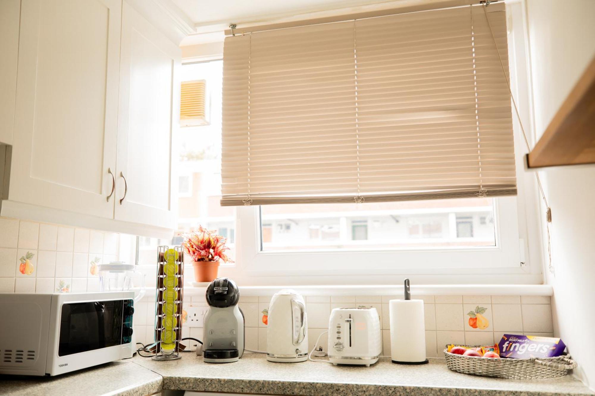Bright And Spacious One Bedroom Apparment, Free Parking London Bagian luar foto
